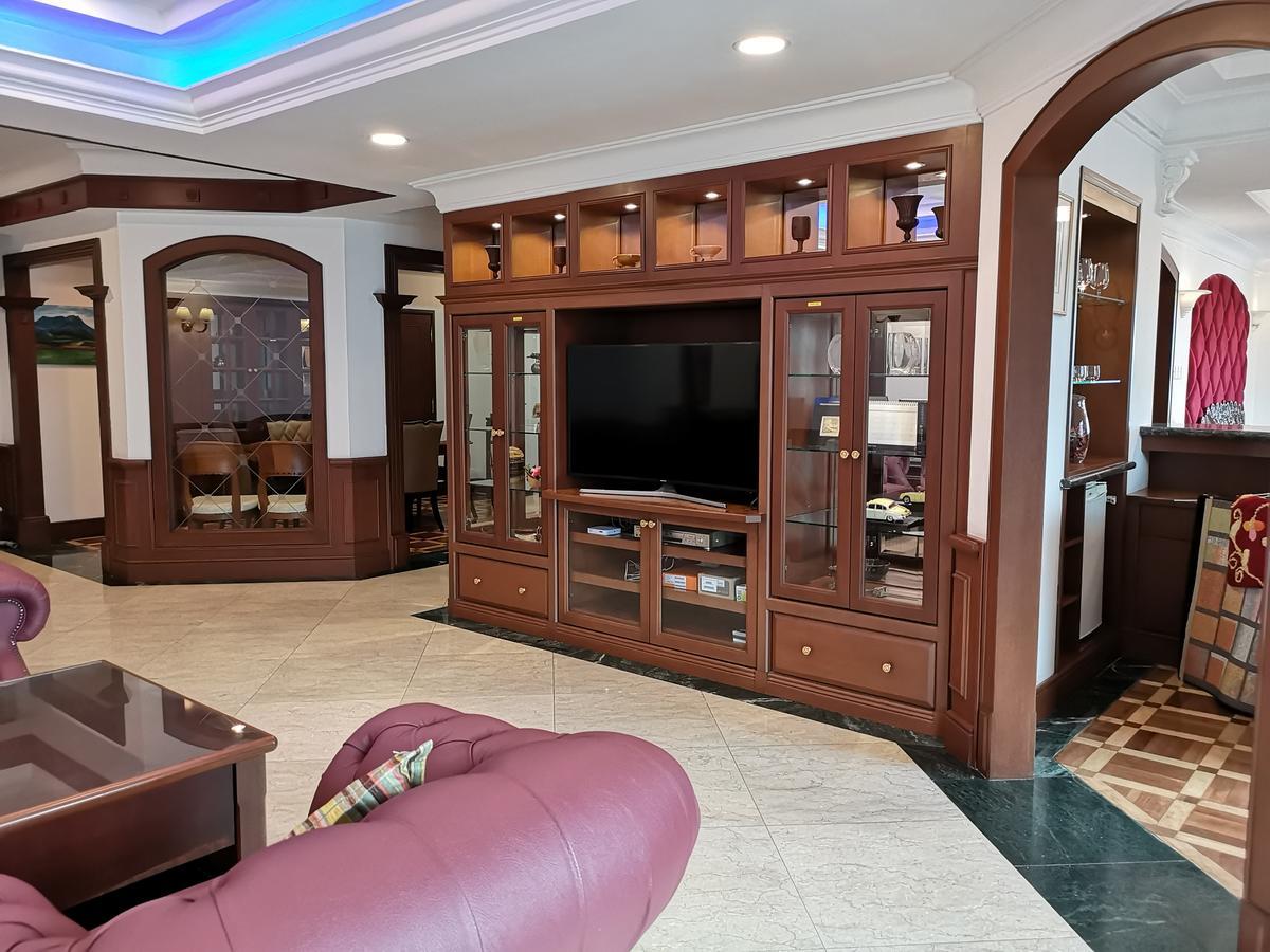 Апарт готель Marina Court Luxury Penthouse Кота-Кінабалу Екстер'єр фото